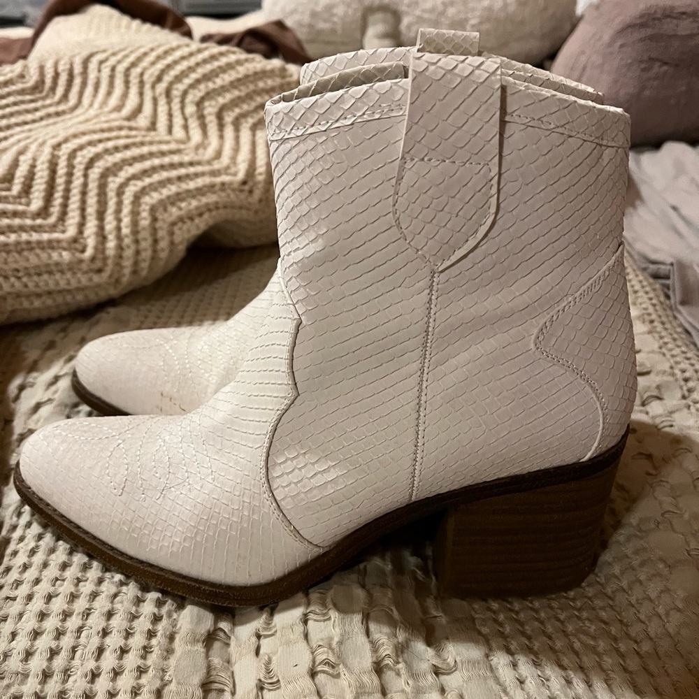 Dirty Laundry Cowgirl Booties